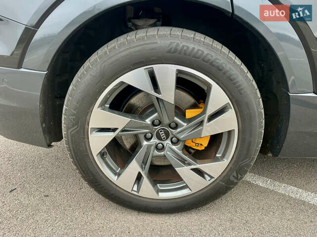 Черный Ауди E-Tron, объемом двигателя 0 л и пробегом 39 тыс. км за 39950 $, фото 22 на Automoto.ua