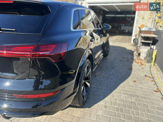 Чорний Ауді E-Tron, об'ємом двигуна 0 л та пробігом 57 тис. км за 41500 $, фото 32 на Automoto.ua