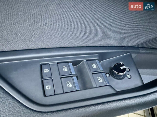 Черный Ауди E-Tron, объемом двигателя 0 л и пробегом 97 тыс. км за 30900 $, фото 39 на Automoto.ua