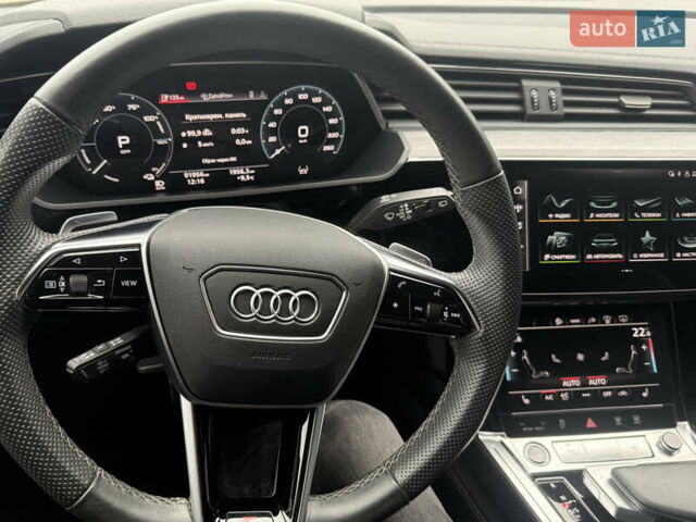 Чорний Ауді E-Tron, об'ємом двигуна 0 л та пробігом 89 тис. км за 35499 $, фото 33 на Automoto.ua