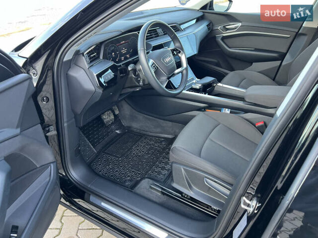 Черный Ауди E-Tron, объемом двигателя 0 л и пробегом 22 тыс. км за 29900 $, фото 6 на Automoto.ua