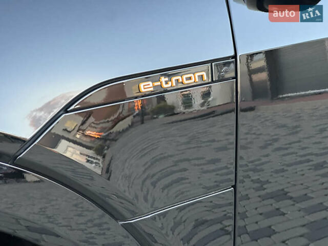 Черный Ауди E-Tron, объемом двигателя 0 л и пробегом 158 тыс. км за 31000 $, фото 12 на Automoto.ua