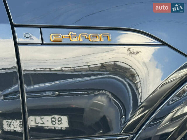 Черный Ауди E-Tron, объемом двигателя 0 л и пробегом 80 тыс. км за 34500 $, фото 41 на Automoto.ua