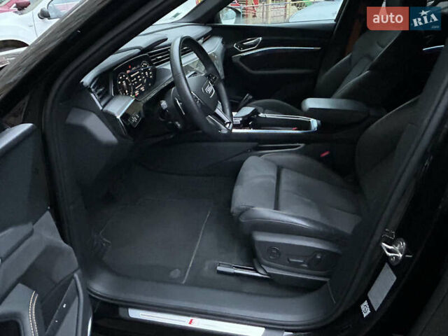 Чорний Ауді E-Tron, об'ємом двигуна 0 л та пробігом 42 тис. км за 54700 $, фото 11 на Automoto.ua