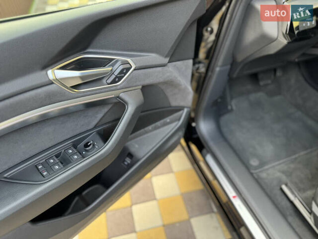 Черный Ауди E-Tron, объемом двигателя 0 л и пробегом 38 тыс. км за 41999 $, фото 7 на Automoto.ua