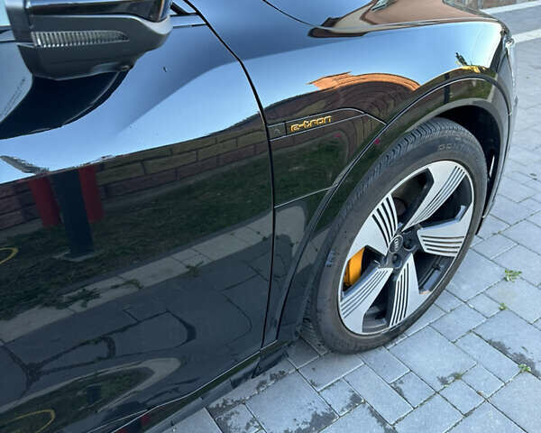 Черный Ауди E-Tron, объемом двигателя 0 л и пробегом 38 тыс. км за 35500 $, фото 24 на Automoto.ua