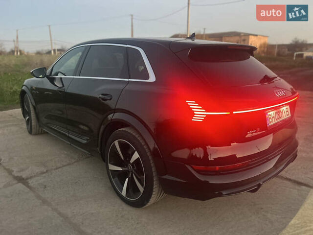 Чорний Ауді E-Tron, об'ємом двигуна 0 л та пробігом 57 тис. км за 41500 $, фото 61 на Automoto.ua