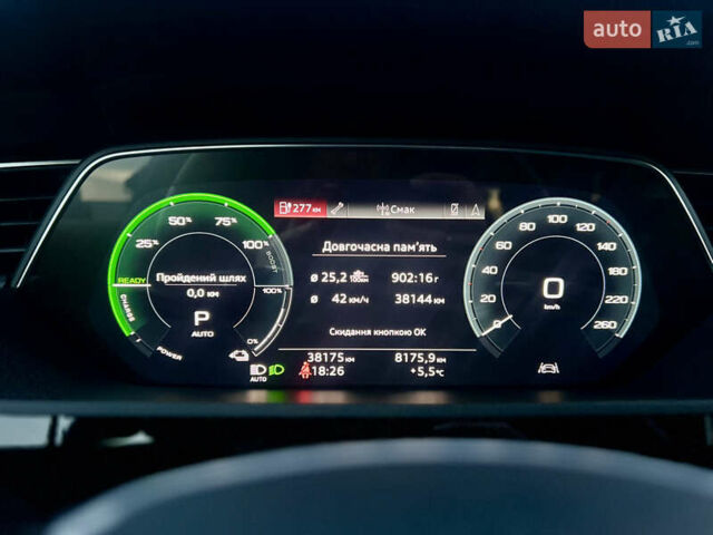 Черный Ауди E-Tron, объемом двигателя 0 л и пробегом 38 тыс. км за 41999 $, фото 15 на Automoto.ua
