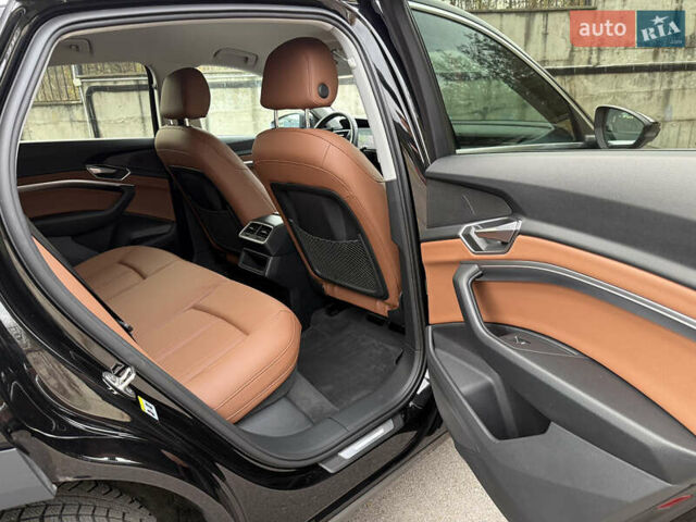 Черный Ауди E-Tron, объемом двигателя 0 л и пробегом 79 тыс. км за 29999 $, фото 31 на Automoto.ua