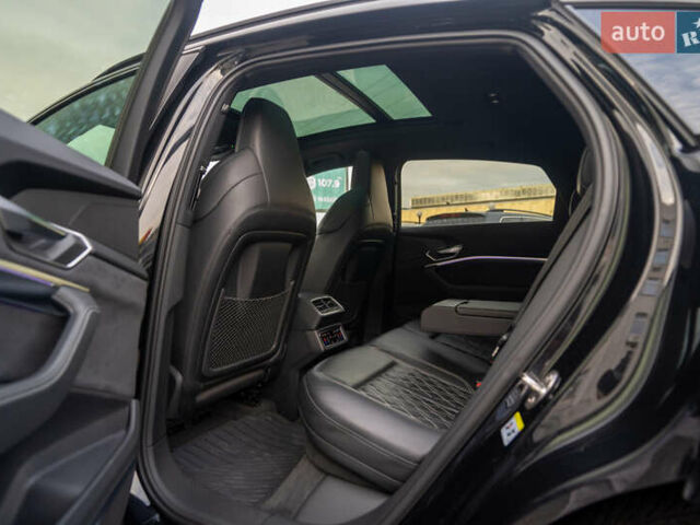 Чорний Ауді E-Tron, об'ємом двигуна 0 л та пробігом 54 тис. км за 45900 $, фото 21 на Automoto.ua