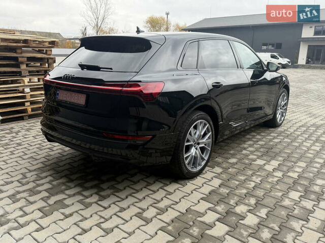 Чорний Ауді E-Tron, об'ємом двигуна 0 л та пробігом 89 тис. км за 35499 $, фото 5 на Automoto.ua