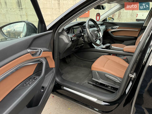 Черный Ауди E-Tron, объемом двигателя 0 л и пробегом 79 тыс. км за 29999 $, фото 53 на Automoto.ua