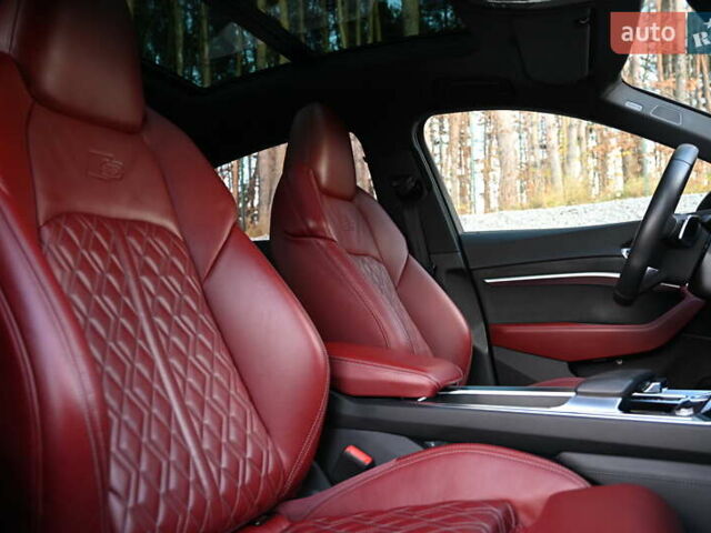 Черный Ауди E-Tron, объемом двигателя 0 л и пробегом 65 тыс. км за 44284 $, фото 12 на Automoto.ua