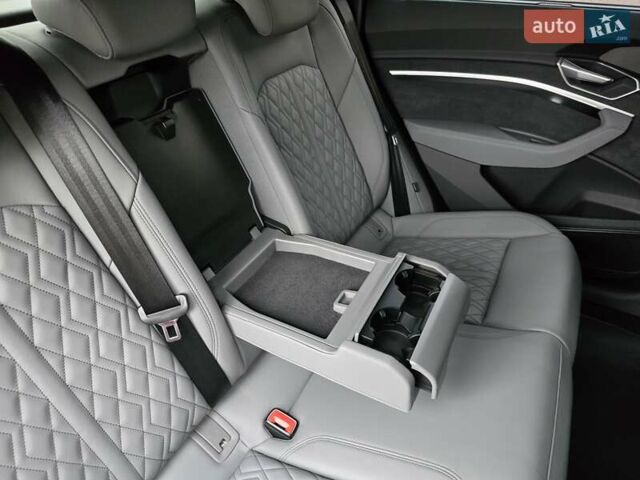 Черный Ауди E-Tron, объемом двигателя 0 л и пробегом 40 тыс. км за 48888 $, фото 54 на Automoto.ua