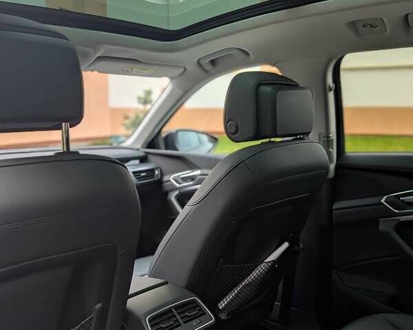 Чорний Ауді E-Tron, об'ємом двигуна 0 л та пробігом 45 тис. км за 41500 $, фото 17 на Automoto.ua
