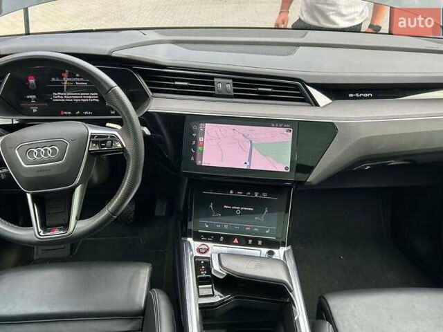Чорний Ауді E-Tron, об'ємом двигуна 0 л та пробігом 83 тис. км за 43000 $, фото 16 на Automoto.ua