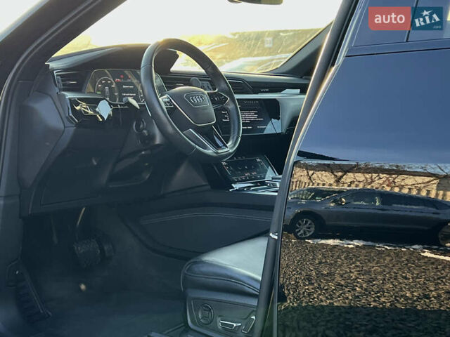 Черный Ауди E-Tron, объемом двигателя 0 л и пробегом 32 тыс. км за 47561 $, фото 24 на Automoto.ua