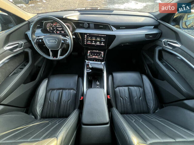 Черный Ауди E-Tron, объемом двигателя 0 л и пробегом 32 тыс. км за 47561 $, фото 46 на Automoto.ua