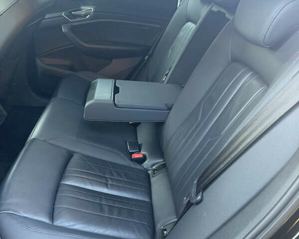 Черный Ауди E-Tron, объемом двигателя 0 л и пробегом 129 тыс. км за 27499 $, фото 23 на Automoto.ua