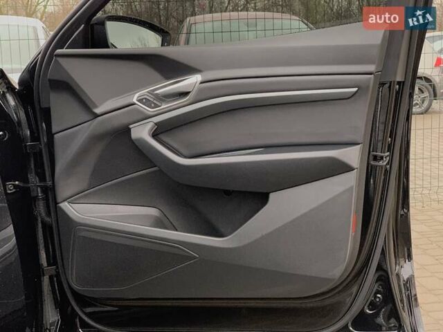 Черный Ауди E-Tron, объемом двигателя 0 л и пробегом 64 тыс. км за 35955 $, фото 39 на Automoto.ua