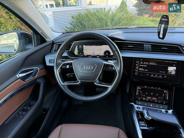 Чорний Ауді E-Tron, об'ємом двигуна 0 л та пробігом 79 тис. км за 29999 $, фото 56 на Automoto.ua