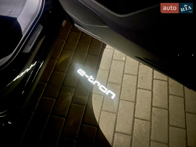 Черный Ауди E-Tron, объемом двигателя 0 л и пробегом 39 тыс. км за 39950 $, фото 35 на Automoto.ua