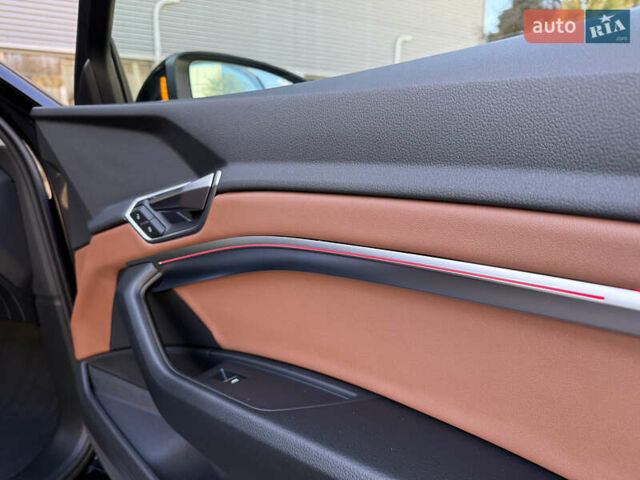 Чорний Ауді E-Tron, об'ємом двигуна 0 л та пробігом 79 тис. км за 29999 $, фото 31 на Automoto.ua