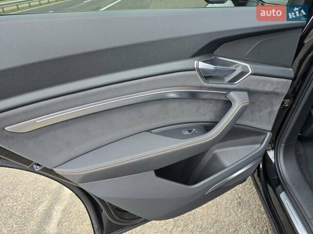 Черный Ауди E-Tron, объемом двигателя 0 л и пробегом 43 тыс. км за 45999 $, фото 58 на Automoto.ua