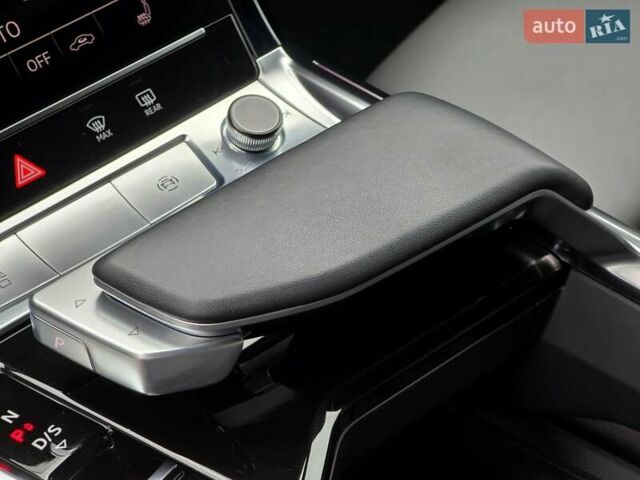 Черный Ауди E-Tron, объемом двигателя 0 л и пробегом 40 тыс. км за 48888 $, фото 28 на Automoto.ua