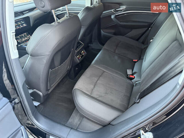 Чорний Ауді E-Tron, об'ємом двигуна 0 л та пробігом 55 тис. км за 36199 $, фото 17 на Automoto.ua