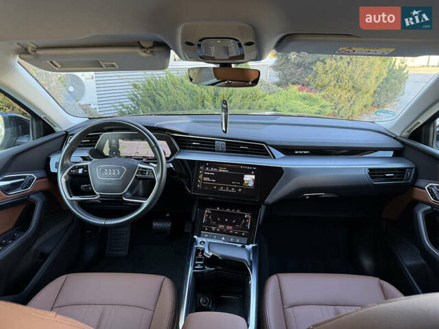 Чорний Ауді E-Tron, об'ємом двигуна 0 л та пробігом 79 тис. км за 29999 $, фото 53 на Automoto.ua