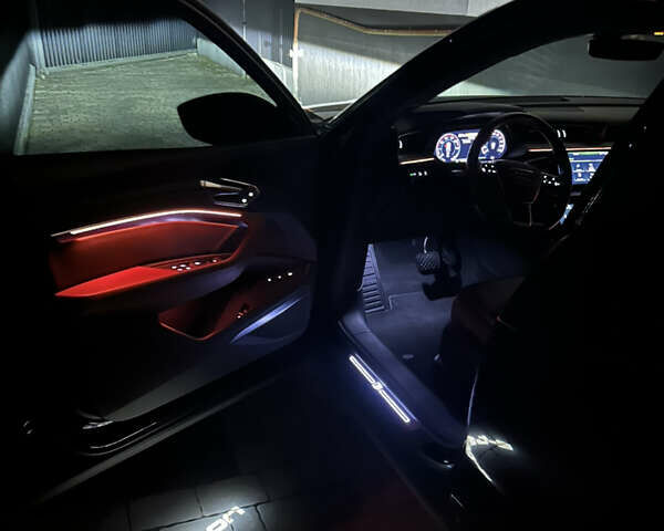 Чорний Ауді E-Tron, об'ємом двигуна 0 л та пробігом 78 тис. км за 42000 $, фото 32 на Automoto.ua