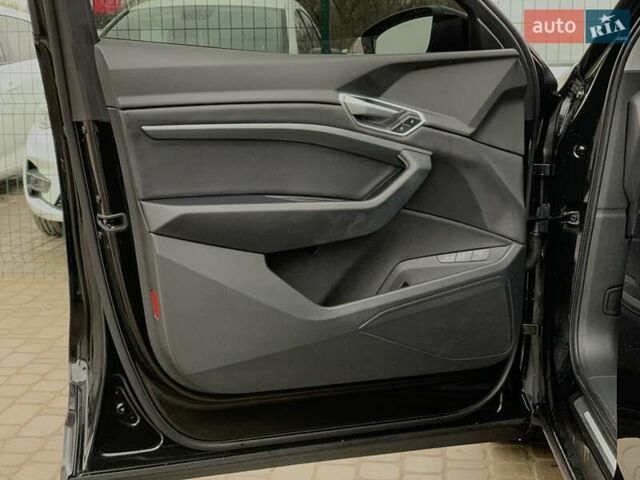 Черный Ауди E-Tron, объемом двигателя 0 л и пробегом 64 тыс. км за 35955 $, фото 26 на Automoto.ua