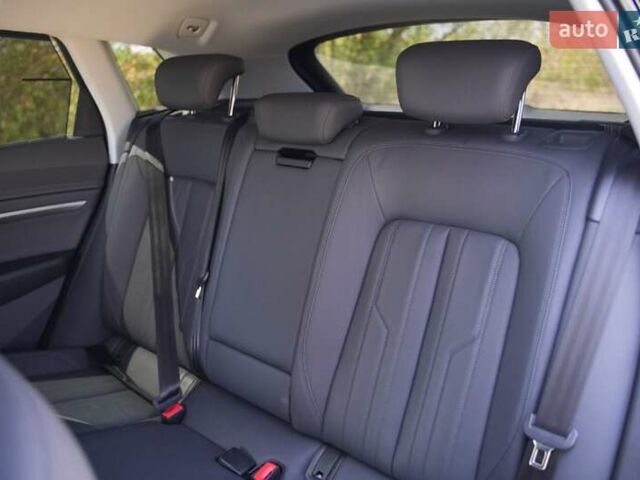 Чорний Ауді E-Tron, об'ємом двигуна 0 л та пробігом 47 тис. км за 32900 $, фото 26 на Automoto.ua
