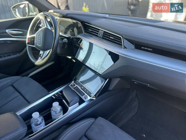 Чорний Ауді E-Tron, об'ємом двигуна 0 л та пробігом 57 тис. км за 41500 $, фото 33 на Automoto.ua