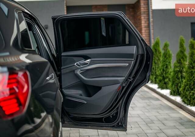 Черный Ауди E-Tron, объемом двигателя 0 л и пробегом 25 тыс. км за 55000 $, фото 60 на Automoto.ua