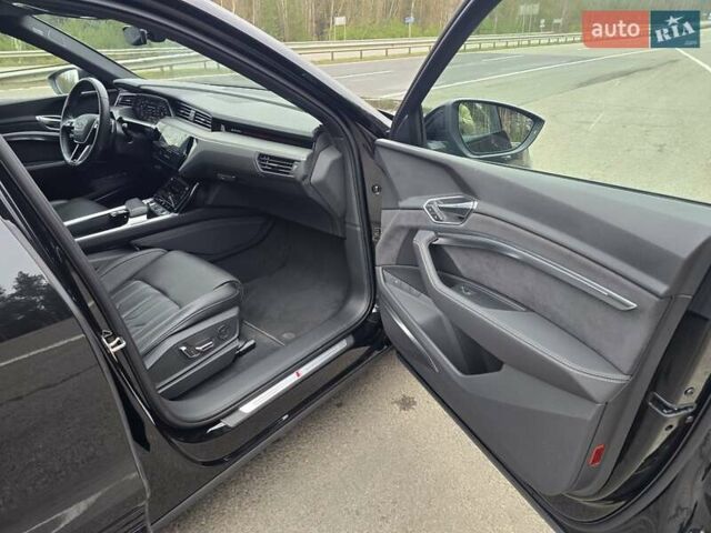 Чорний Ауді E-Tron, об'ємом двигуна 0 л та пробігом 61 тис. км за 47777 $, фото 84 на Automoto.ua