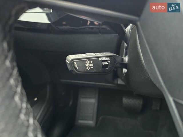 Чорний Ауді E-Tron, об'ємом двигуна 0 л та пробігом 61 тис. км за 47777 $, фото 105 на Automoto.ua