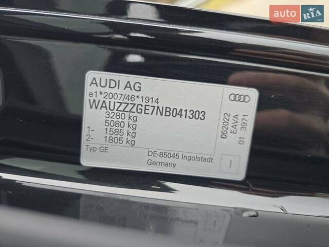 Чорний Ауді E-Tron, об'ємом двигуна 0 л та пробігом 61 тис. км за 47777 $, фото 46 на Automoto.ua