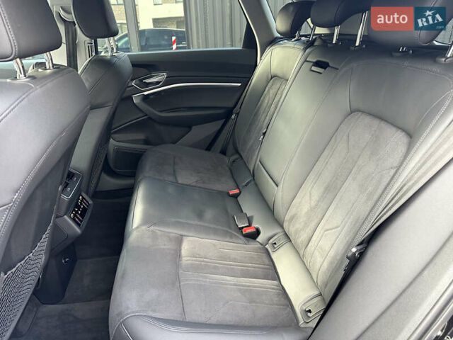 Черный Ауди E-Tron, объемом двигателя 0 л и пробегом 41 тыс. км за 38800 $, фото 19 на Automoto.ua