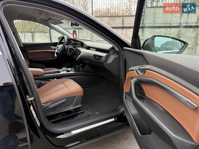 Черный Ауди E-Tron, объемом двигателя 0 л и пробегом 79 тыс. км за 29999 $, фото 18 на Automoto.ua