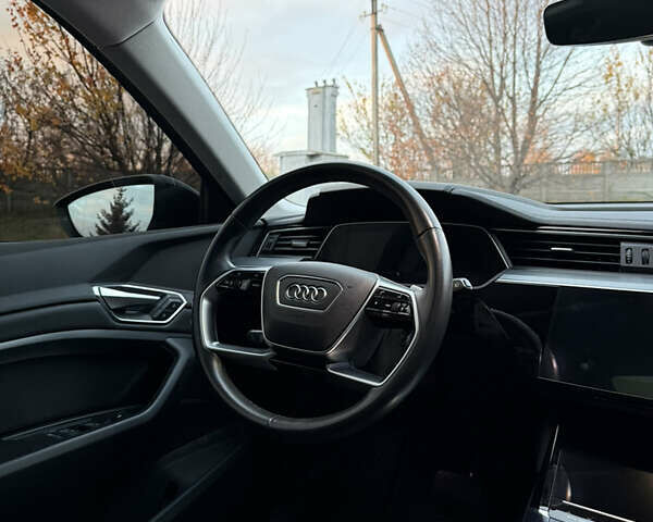 Черный Ауди E-Tron, объемом двигателя 0 л и пробегом 62 тыс. км за 36200 $, фото 35 на Automoto.ua