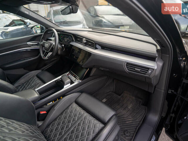 Чорний Ауді E-Tron, об'ємом двигуна 0 л та пробігом 54 тис. км за 45900 $, фото 24 на Automoto.ua