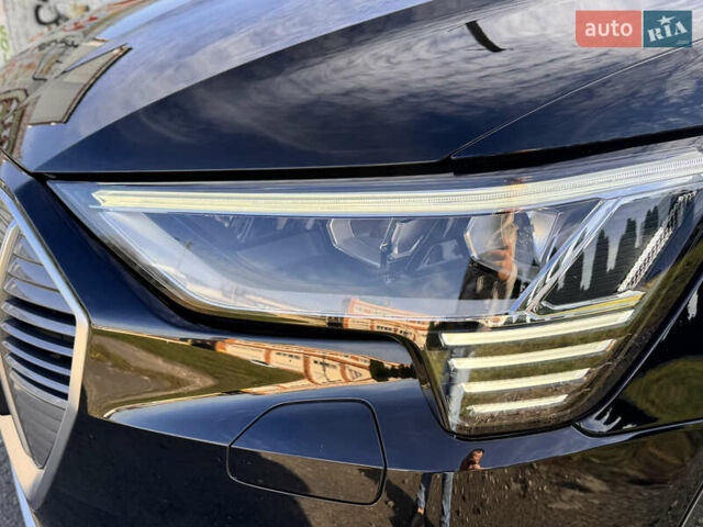 Чорний Ауді E-Tron, об'ємом двигуна 0 л та пробігом 70 тис. км за 36900 $, фото 53 на Automoto.ua
