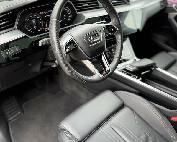 Чорний Ауді E-Tron, об'ємом двигуна 0 л та пробігом 34 тис. км за 39500 $, фото 49 на Automoto.ua