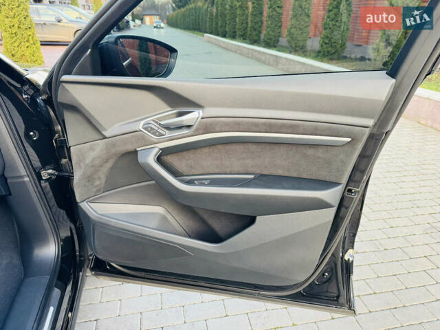 Чорний Ауді E-Tron, об'ємом двигуна 0 л та пробігом 27 тис. км за 38700 $, фото 20 на Automoto.ua