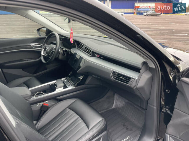 Чорний Ауді E-Tron, об'ємом двигуна 0 л та пробігом 22 тис. км за 33999 $, фото 42 на Automoto.ua