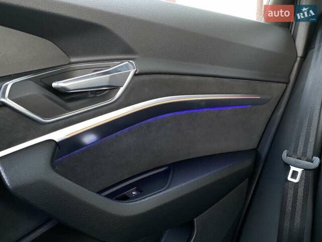 Черный Ауди E-Tron, объемом двигателя 0 л и пробегом 63 тыс. км за 49500 $, фото 94 на Automoto.ua