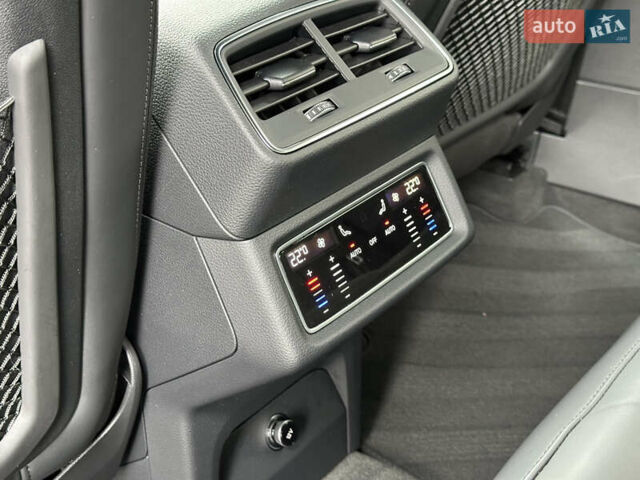 Чорний Ауді E-Tron, об'ємом двигуна 0 л та пробігом 32 тис. км за 44769 $, фото 34 на Automoto.ua