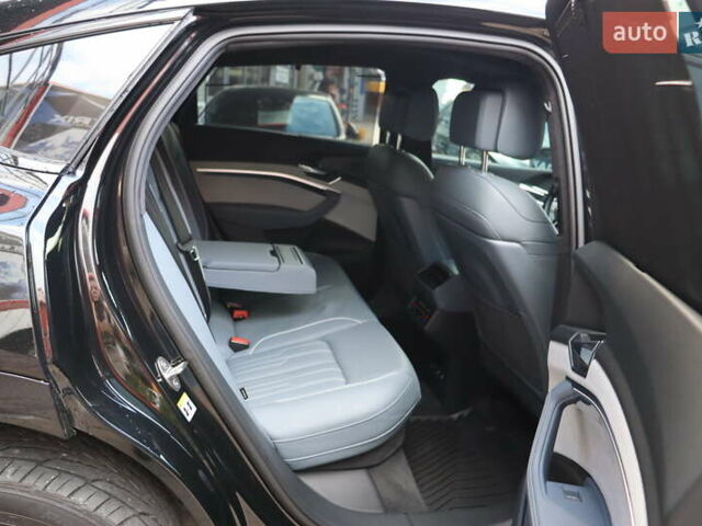 Черный Ауди E-Tron, объемом двигателя 0 л и пробегом 50 тыс. км за 39900 $, фото 50 на Automoto.ua